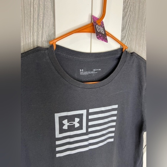016. Womens UNDER ARMOUR UA Freedom Flag T-Shirt size small - Picture 2 of 3